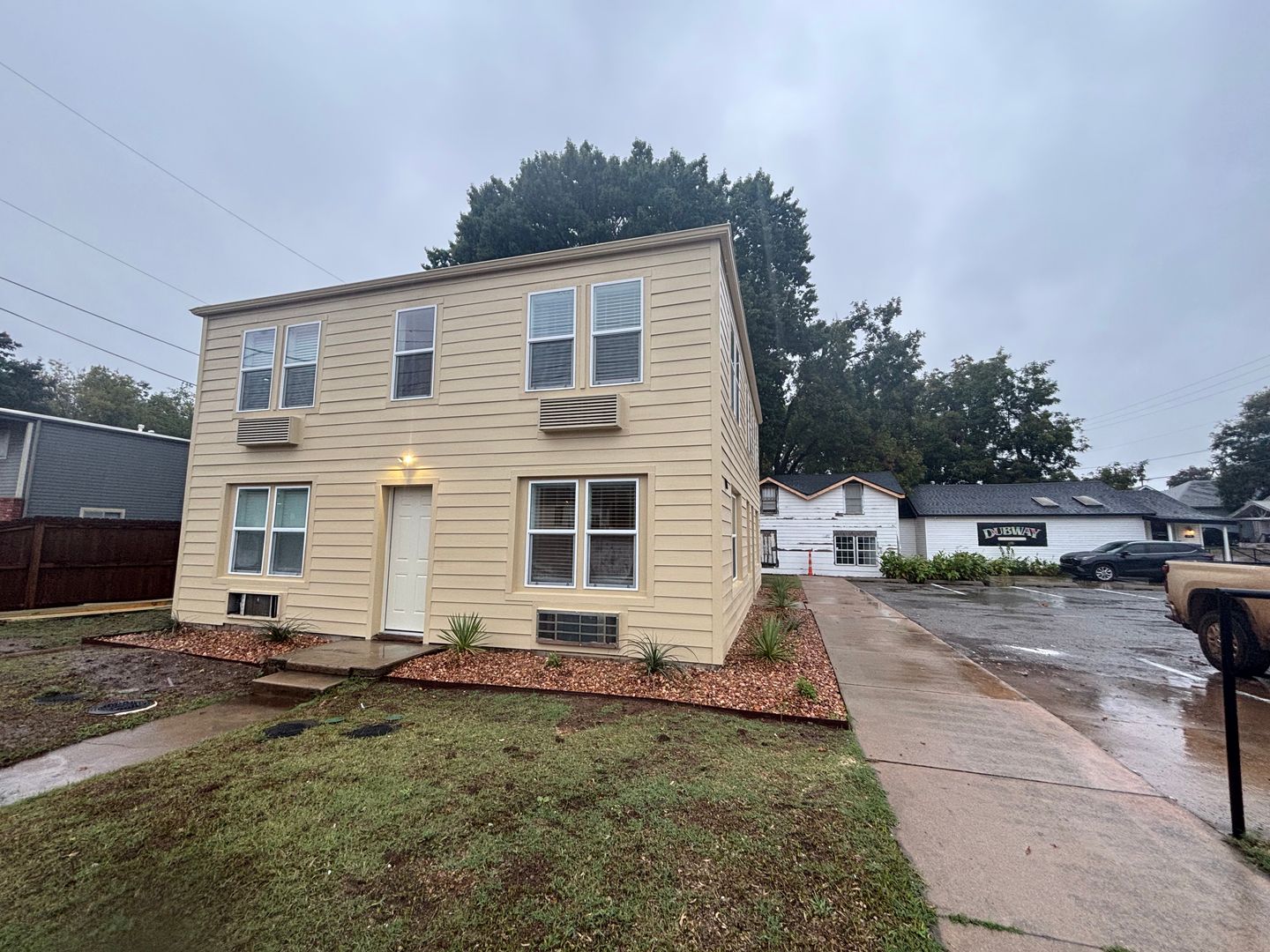 Stillwater Apartment: 118 W Miller