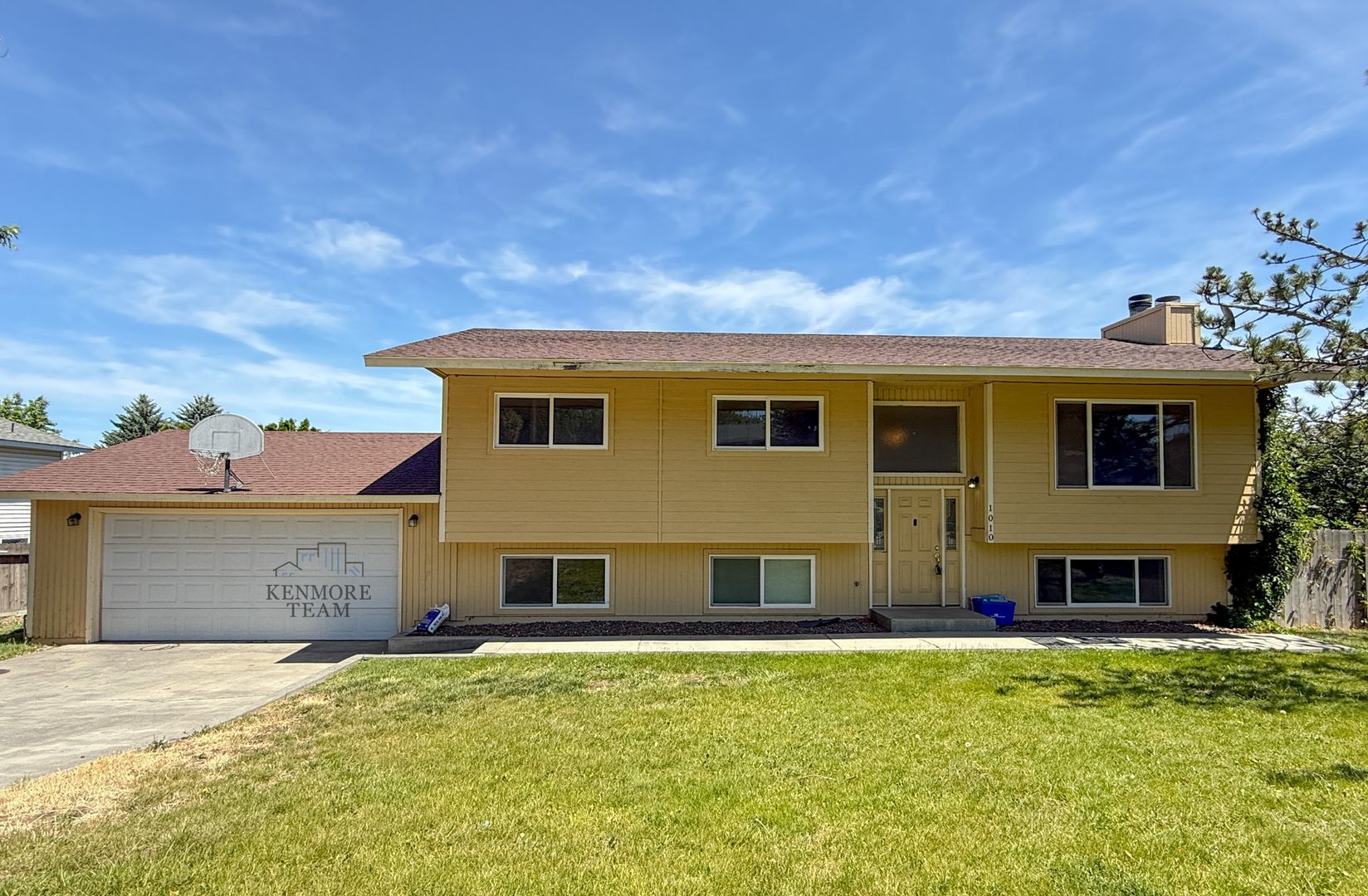 KENNEWICK House: 1010 W 15TH PL