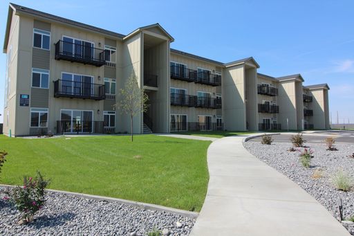 Beautiful 3 bed, 2 bath, 1088 sqft apartment home in Othello