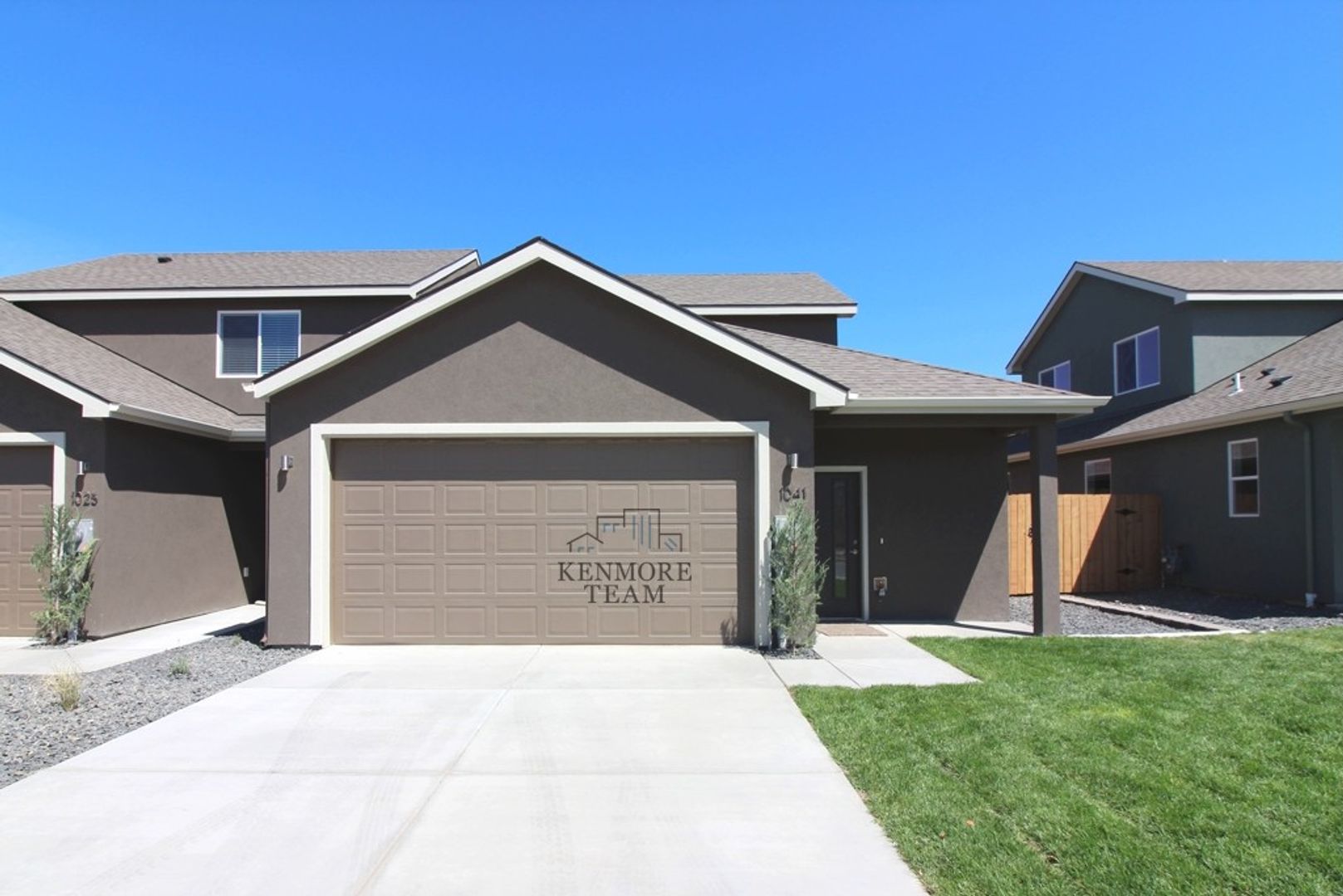 KENNEWICK House: 1041 S CEDAR PL