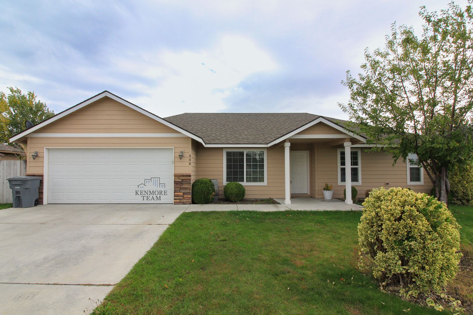 RICHLAND House: 668 SEDGWICK PL