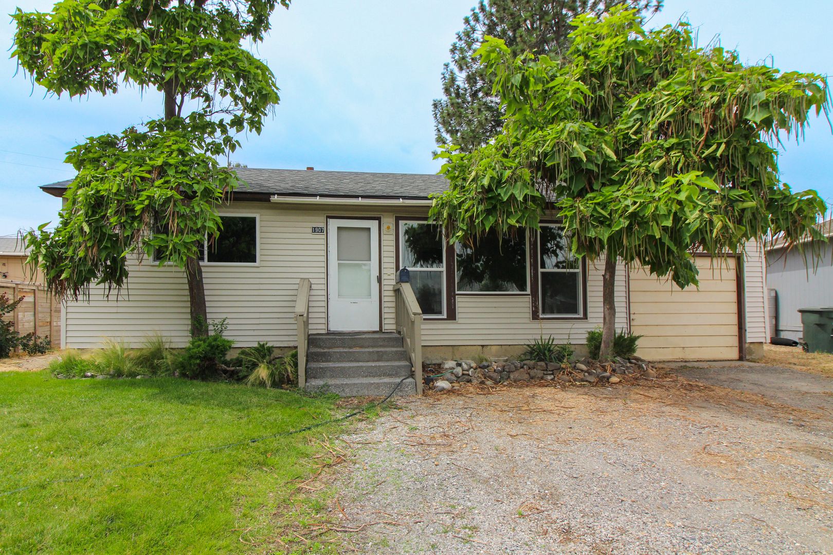 RICHLAND House: 1907 HOOD AVE