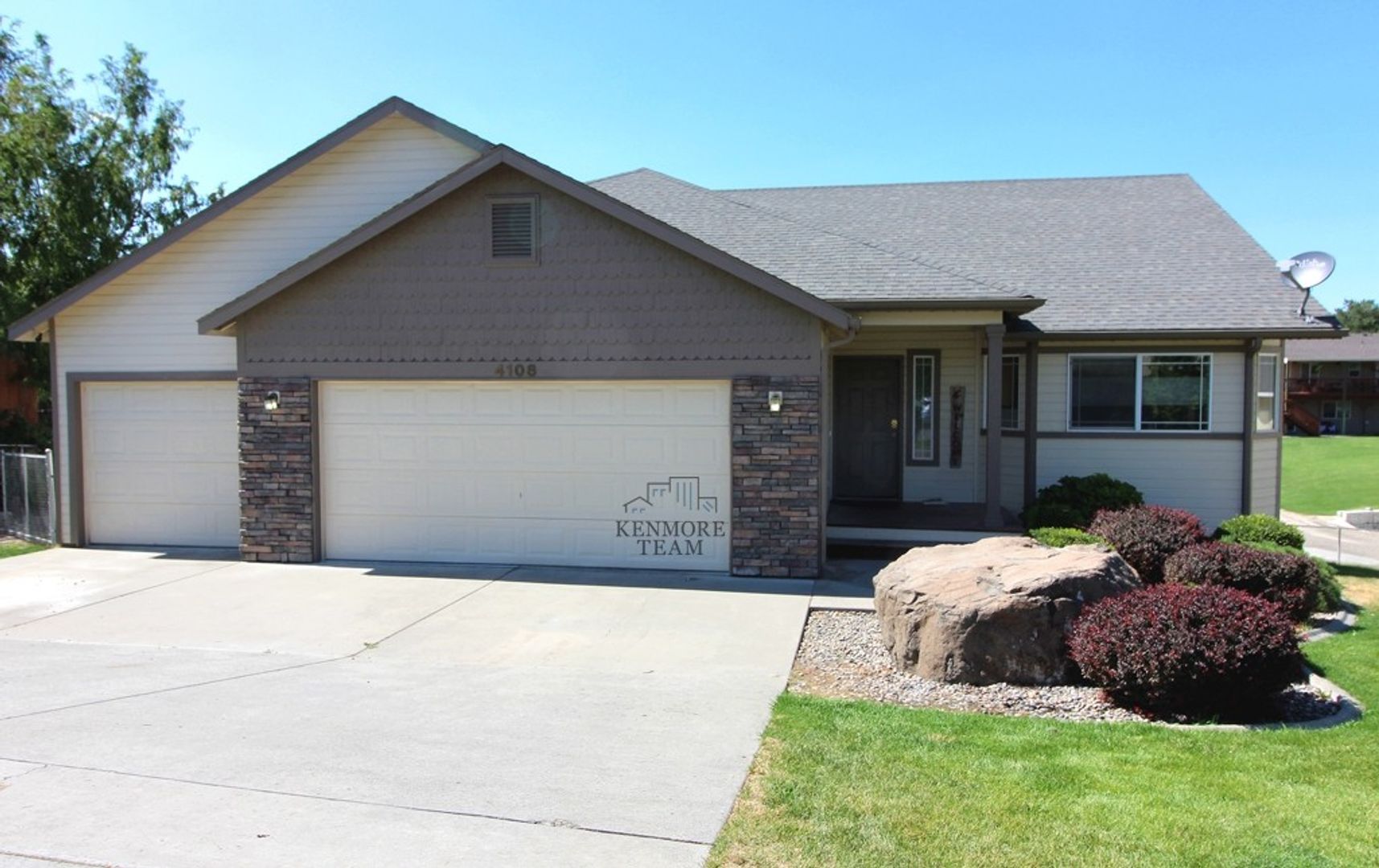 KENNEWICK House: 4108 S WAVERLY PL