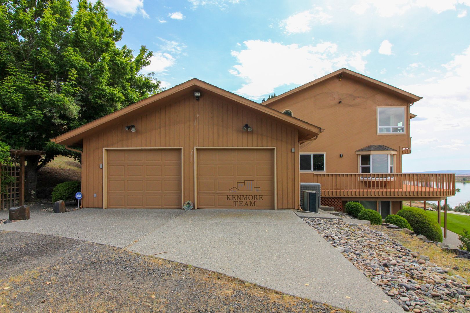 PASCO House: 2141 N COLUMBIA RIVER RD