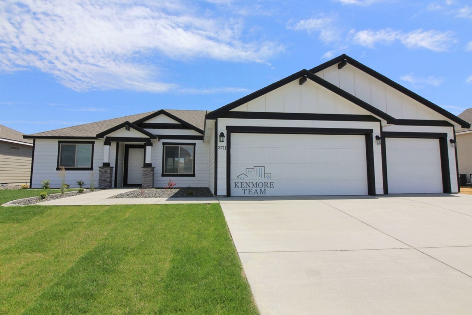 PASCO House: 3711 LAKELSE LN