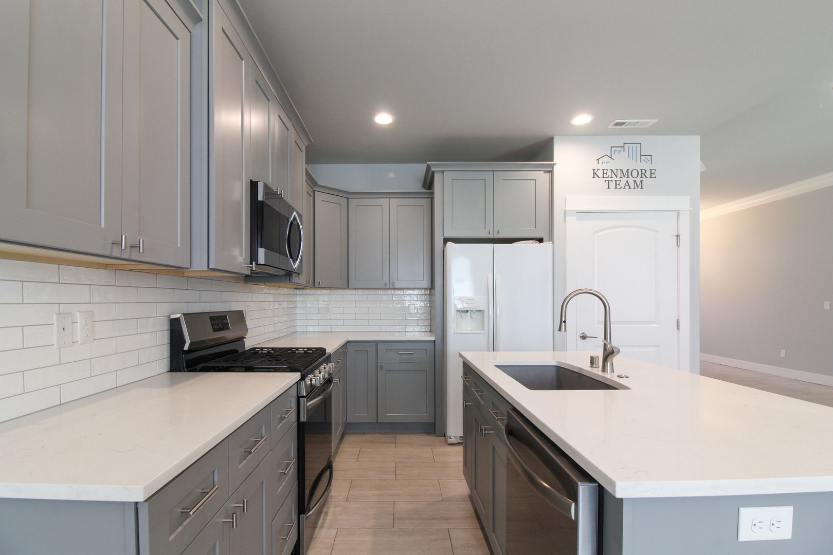 PASCO House: 9114 RUVEN ST