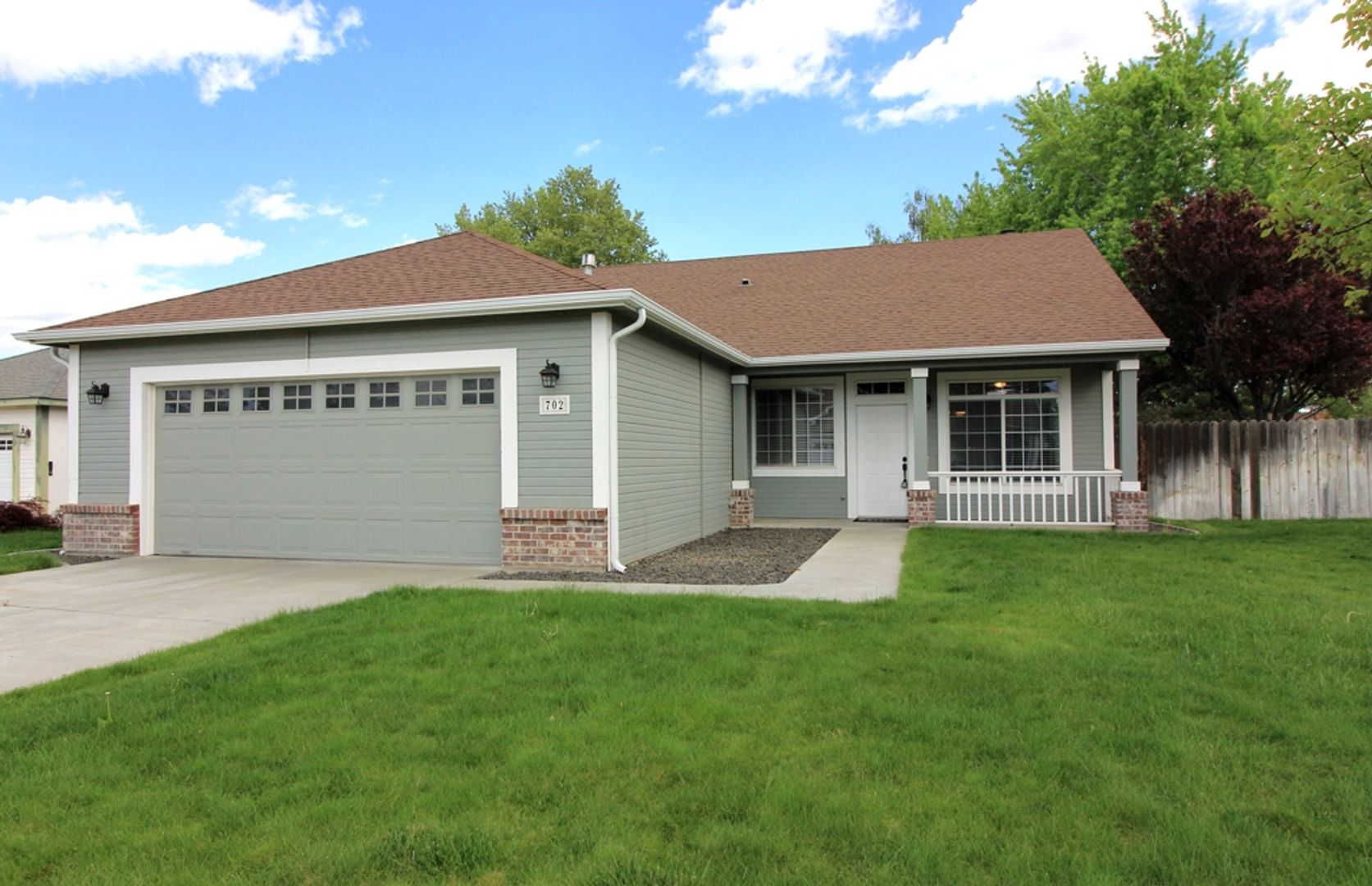 KENNEWICK House: 702 N NEVADA CT