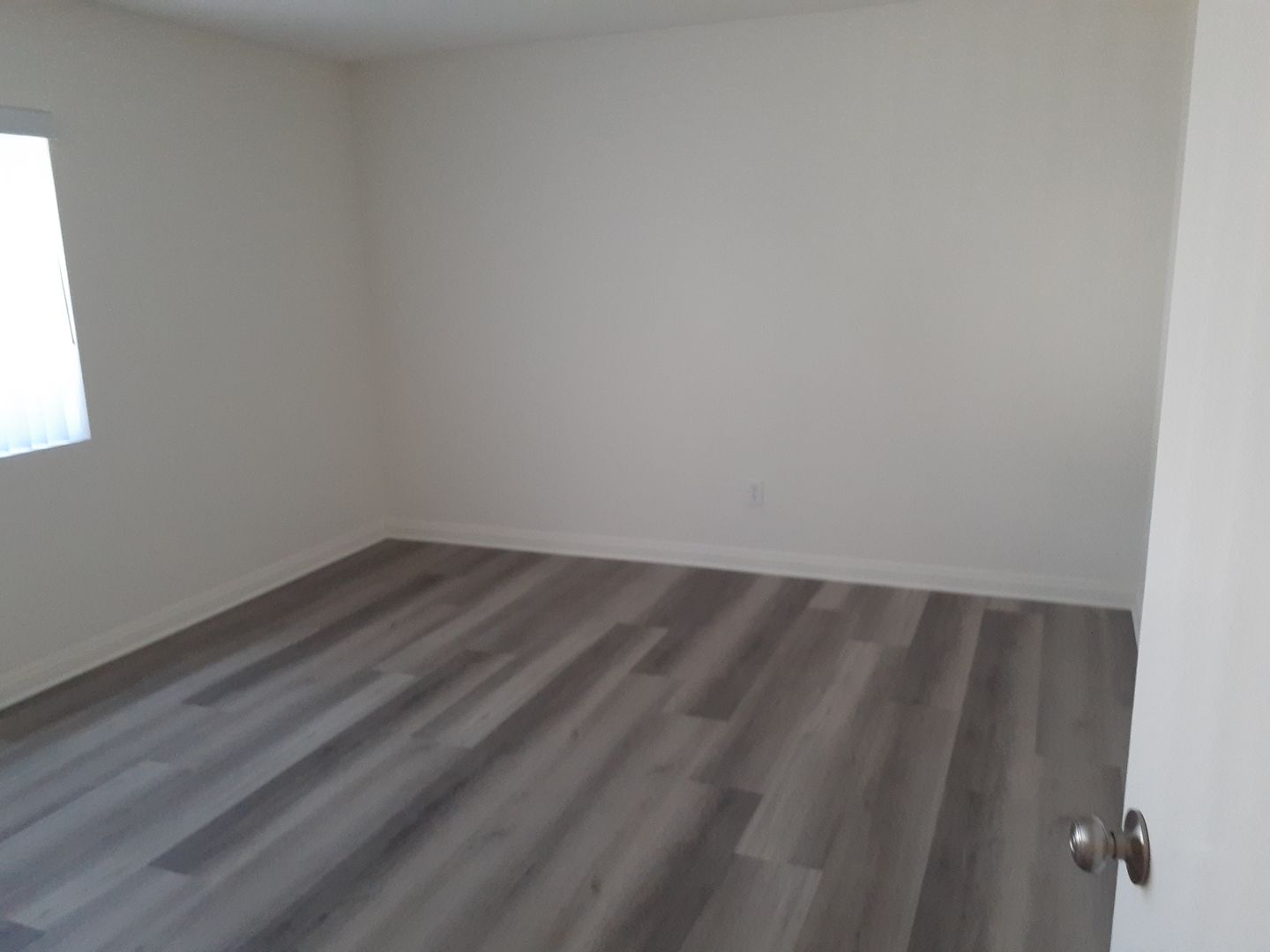 2 bedroom 1 bath for rent in Newport Beach 10 of 12
