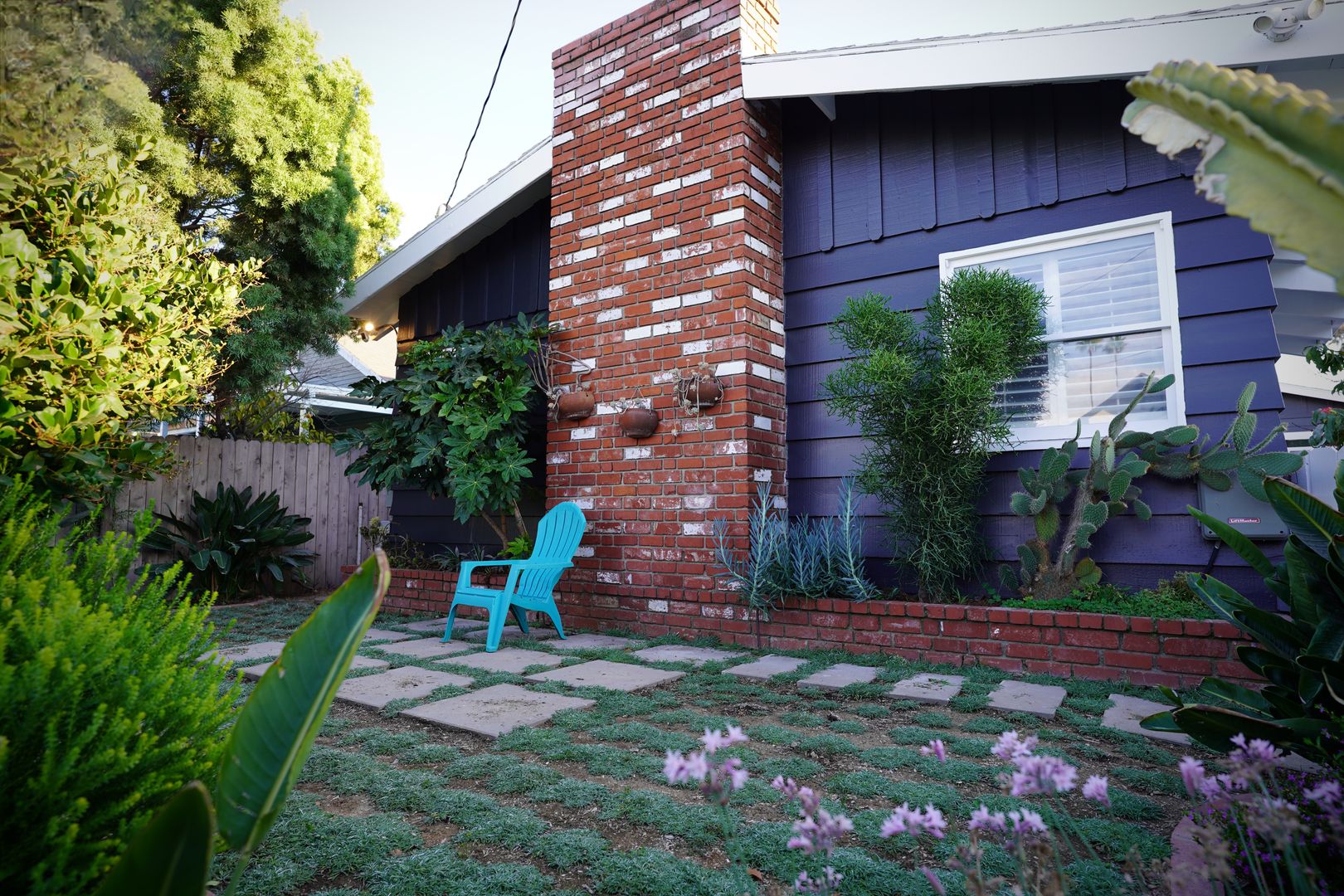 Spacious Silver Lake Charmer 2-bedroom, 1-bath home for Rent- Offering 2 Weeks Free Rent 