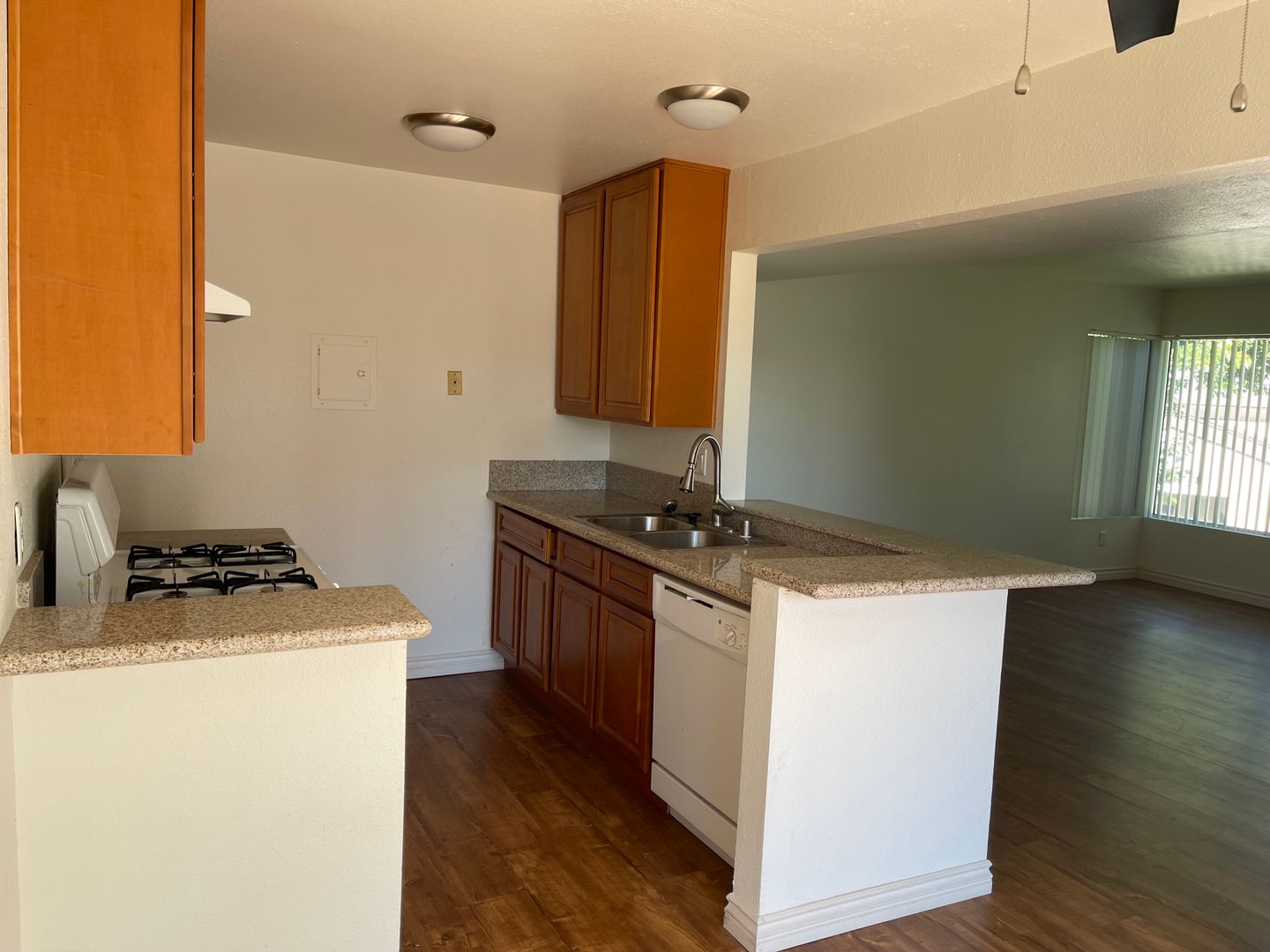 Azusa Apartment: 371 N. Powell Ave