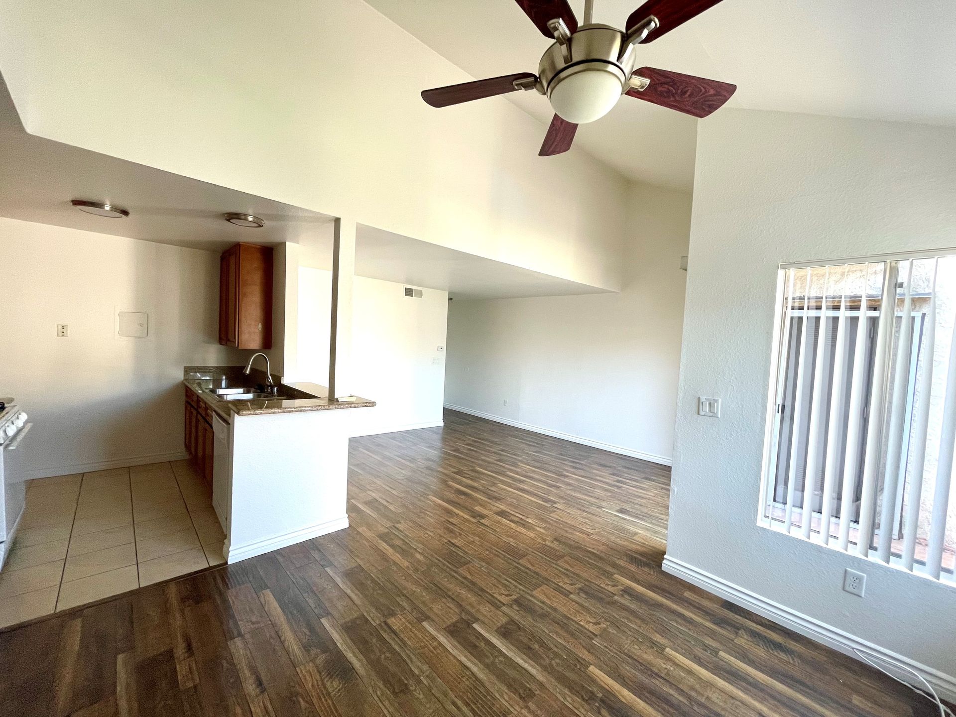Azusa Apartment: 371 N. Powell Ave
