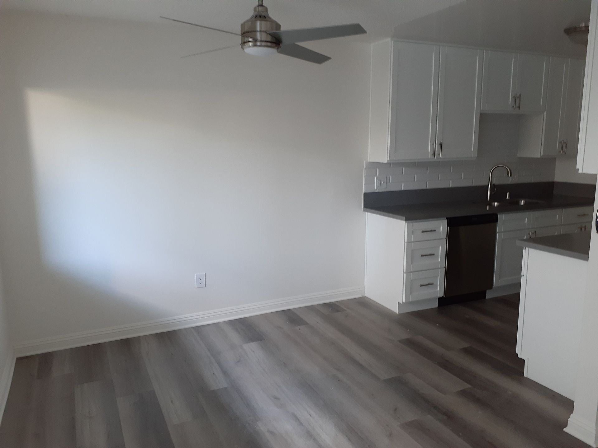 2 bedroom 1 bath for rent in Newport Beach 3 of 12