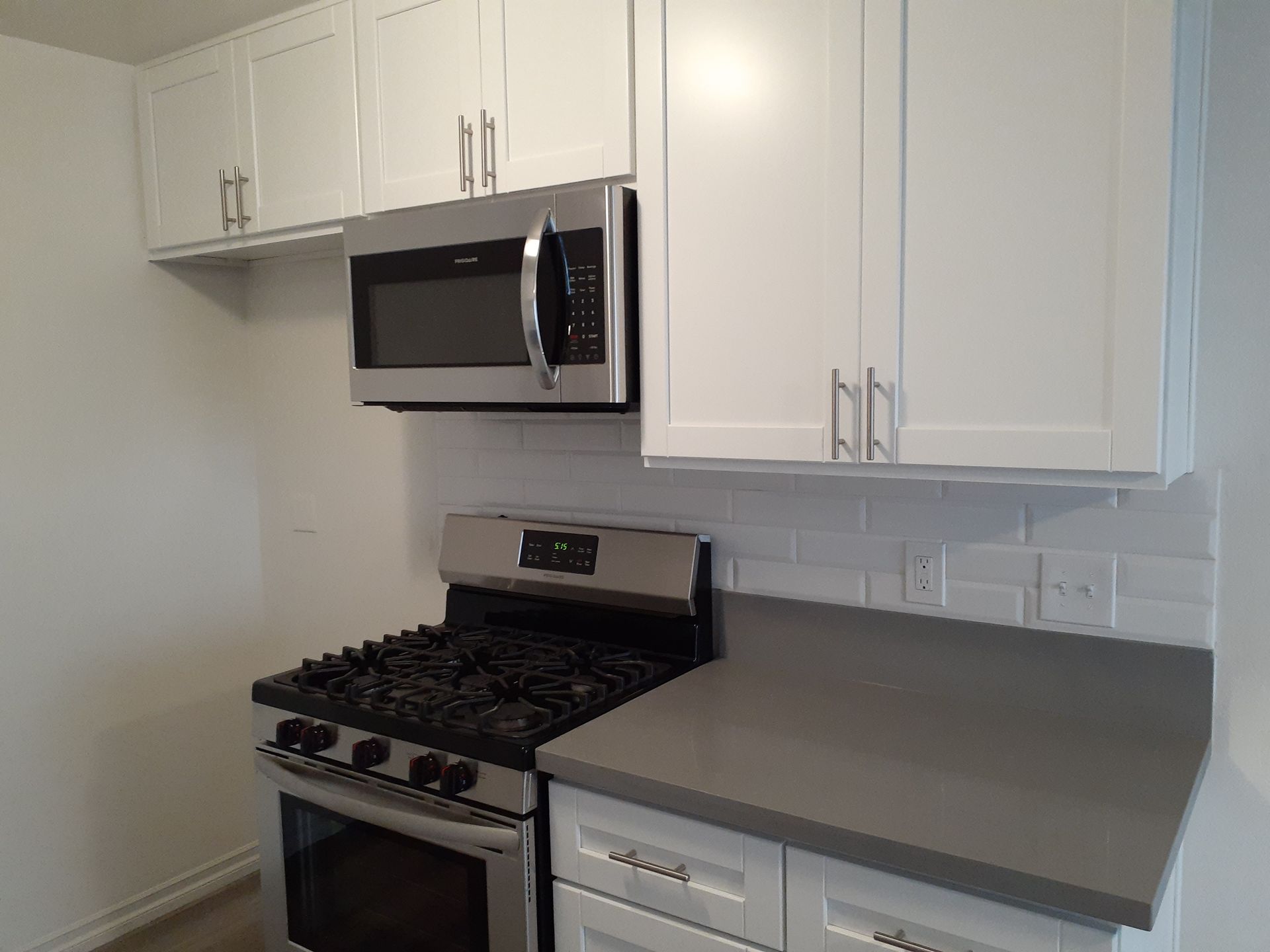 2 bedroom 1 bath for rent in Newport Beach 5 of 12