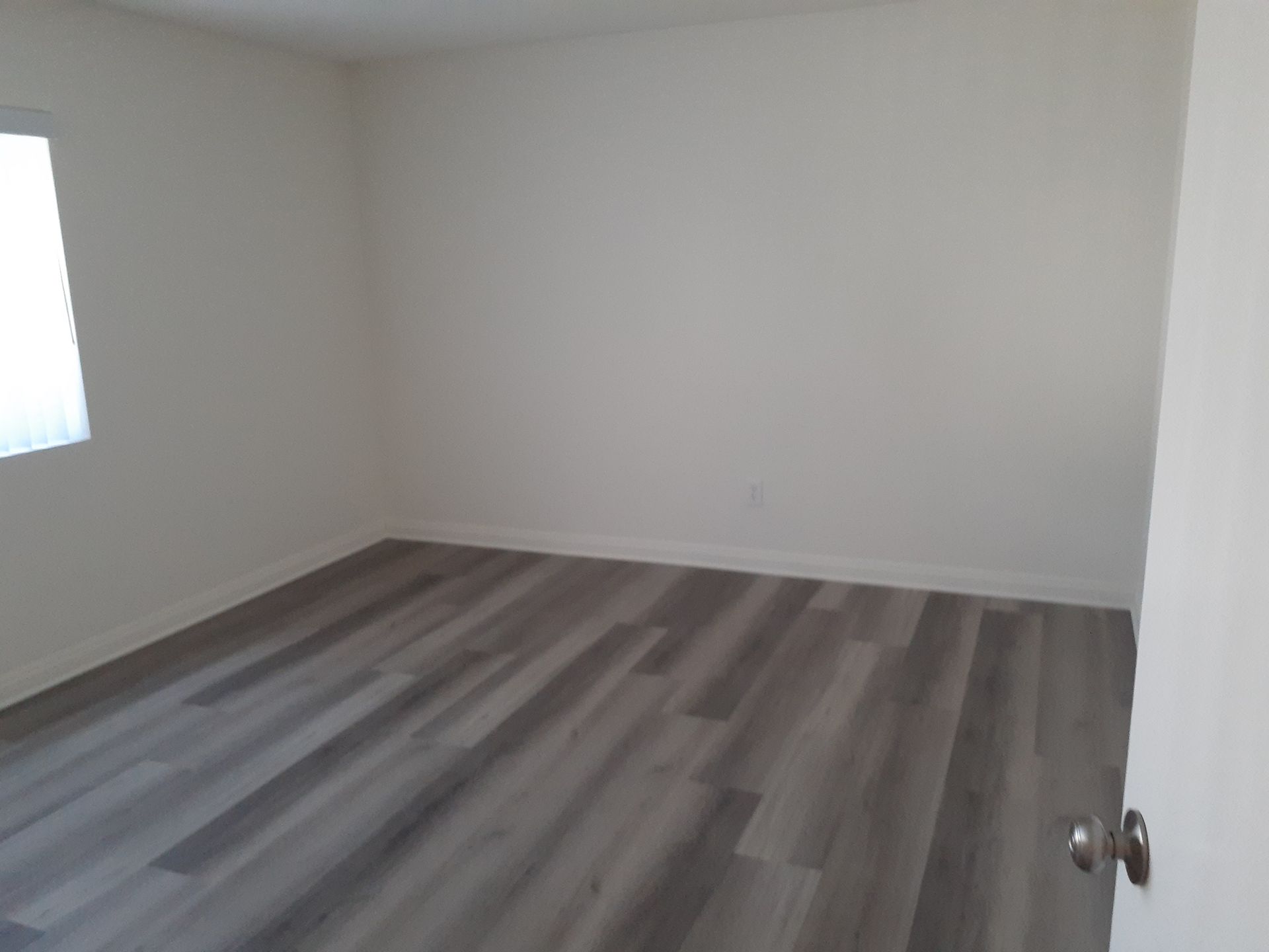 2 bedroom 1 bath for rent in Newport Beach 2 of 12