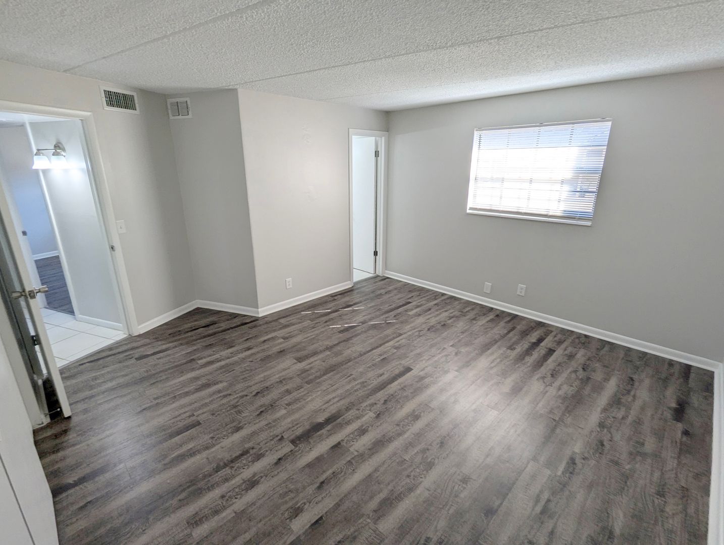 North Palm Beach Apartment: 318-324 Southwind Drive