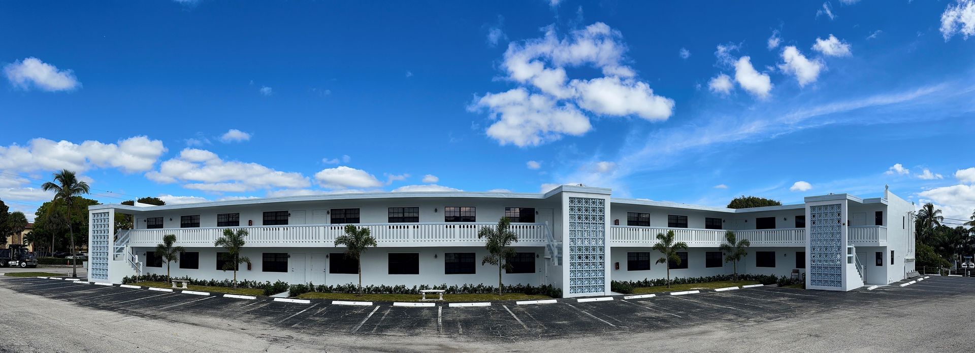 North Palm Beach Apartment: 318-324 Southwind Drive