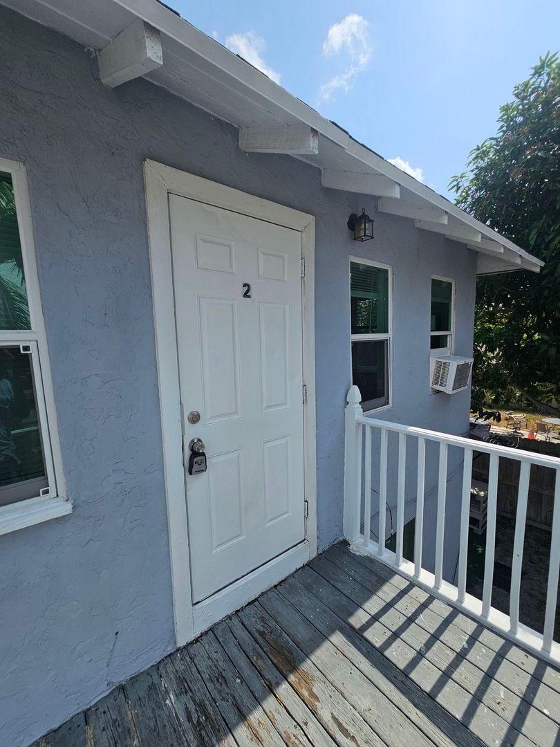 West Palm Beach Apartment: 529 Revere Road