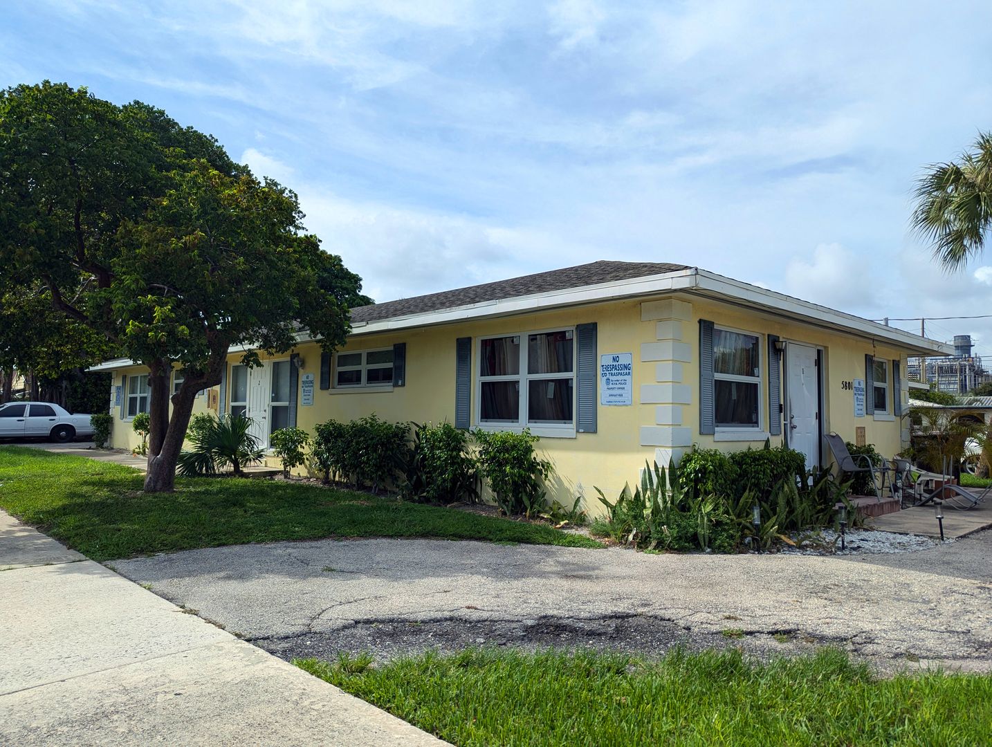 West Palm Beach Apartment: 5801 North Flagler Drive