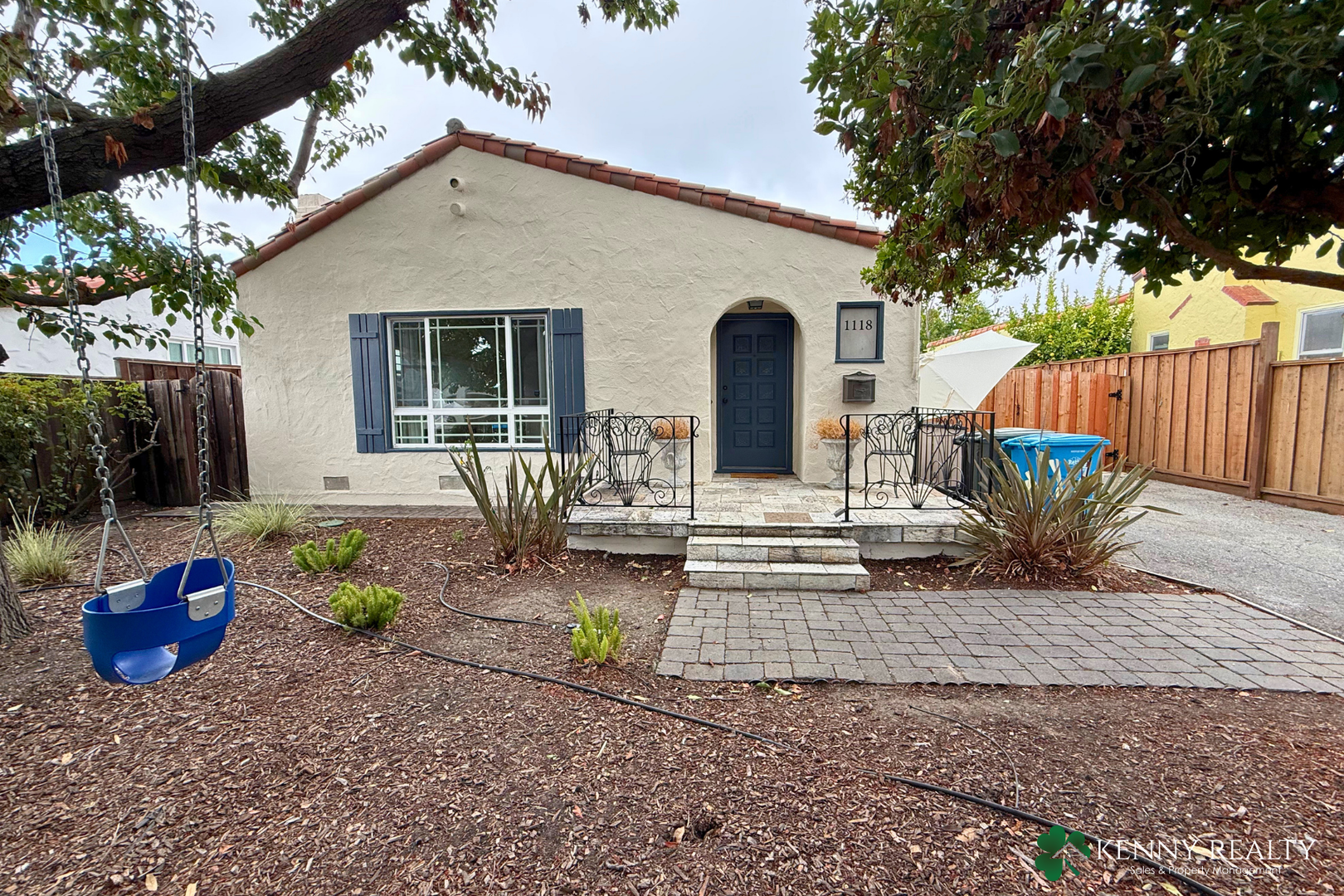 Redwood City House: 1118 Fay St