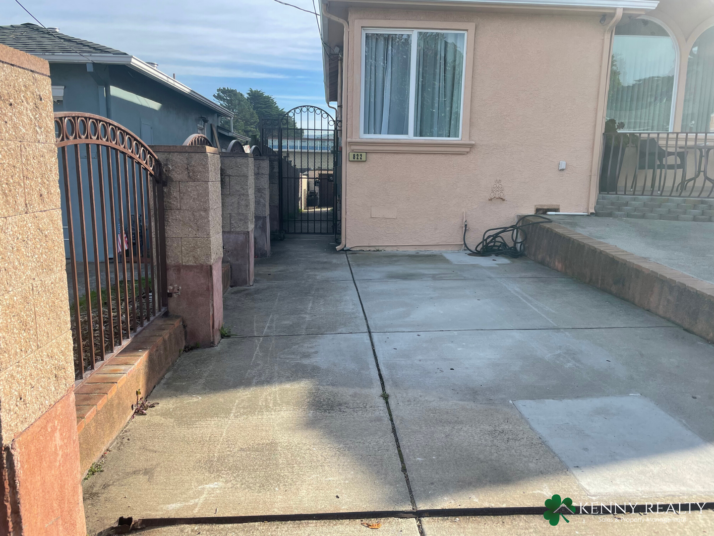 Daly City House: 822 Ellis Drive