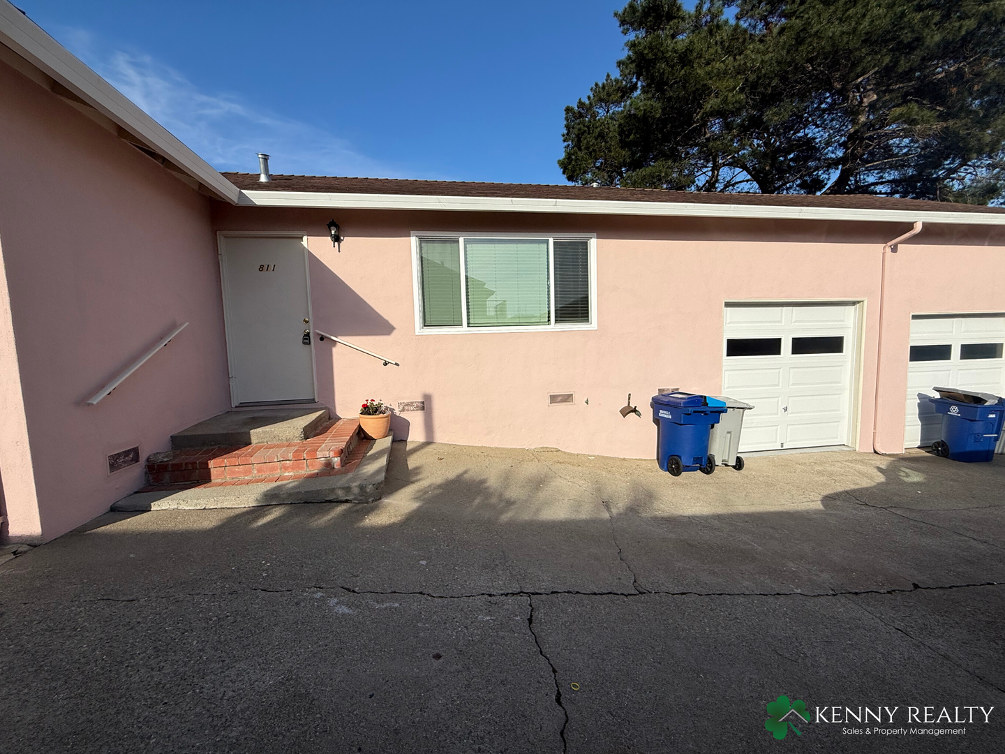South San Francisco Apartment: 809/811 Olive Ave