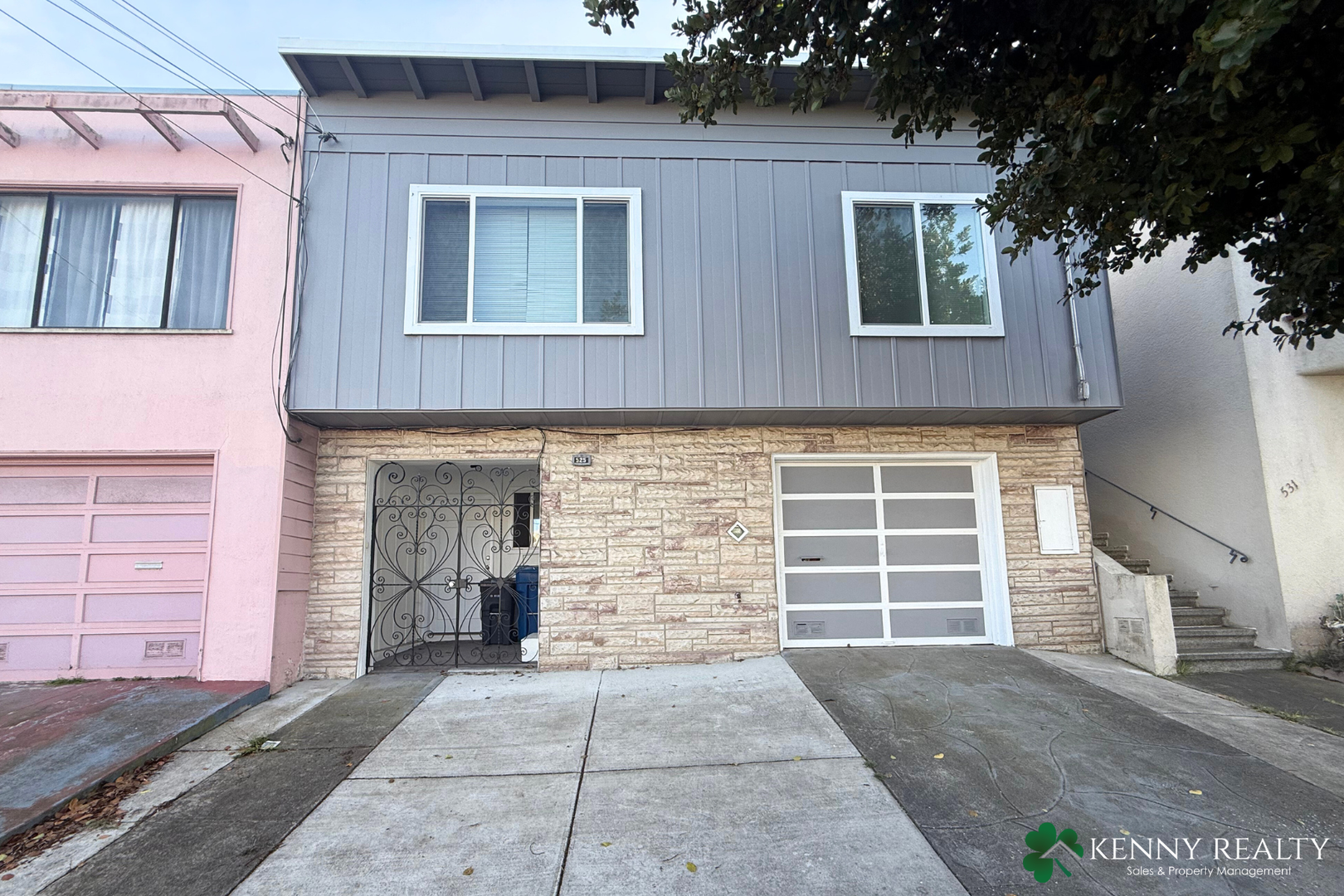 Daly City House: 525 Hanover St.