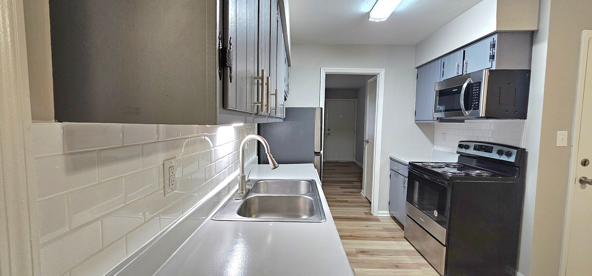 Dayton Apartment: 3030-3032 Creekview Circle