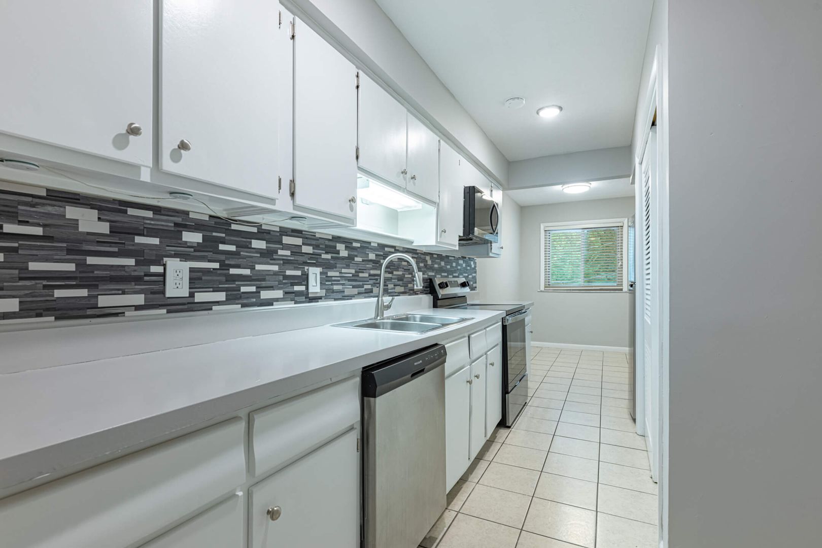 Kettering Apartment: 3080 Southdale Dr