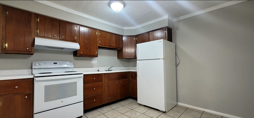 Updated 1-bed/1-bath Ranch-Style Apartment with W/D Hookups!