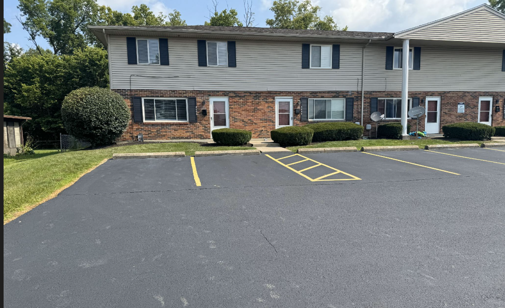 Dayton Apartment: 3097-3107 Silver Rock Avenue