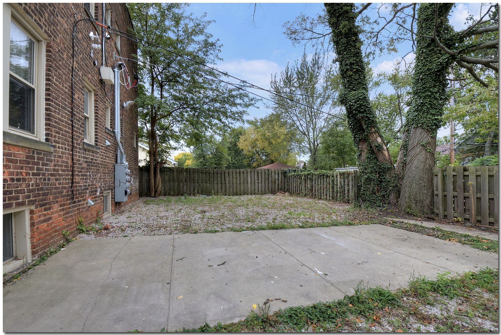 Lakewood Apartment: 2018 Lakeland Avenue