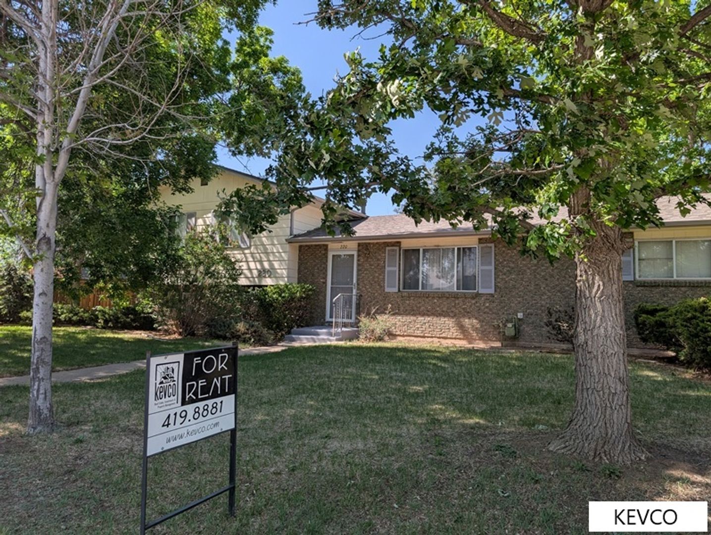 Fort Collins House: 220 E Swallow Rd