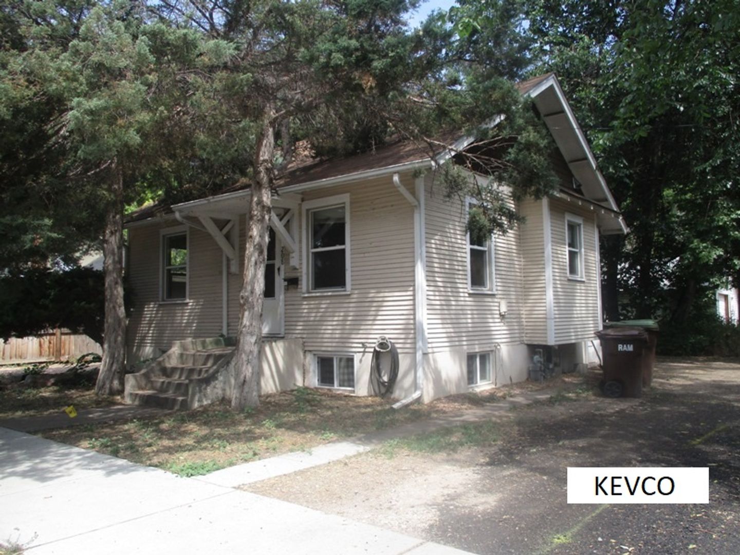 Fort Collins Apartment: 208 E Pitkin St