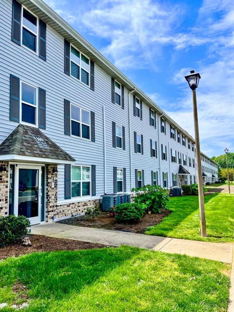 Virginia Beach Apartment: 5301 Justin Ct.