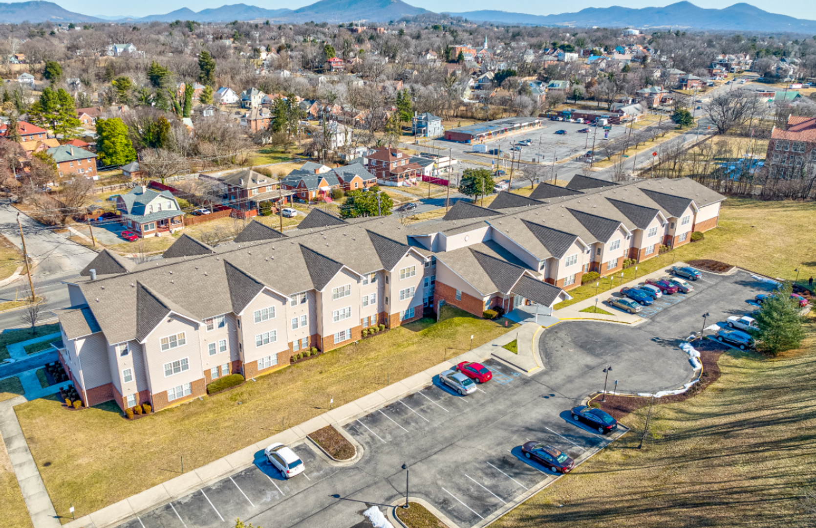 Roanoke Apartment: 2744 Melrose Ave NW