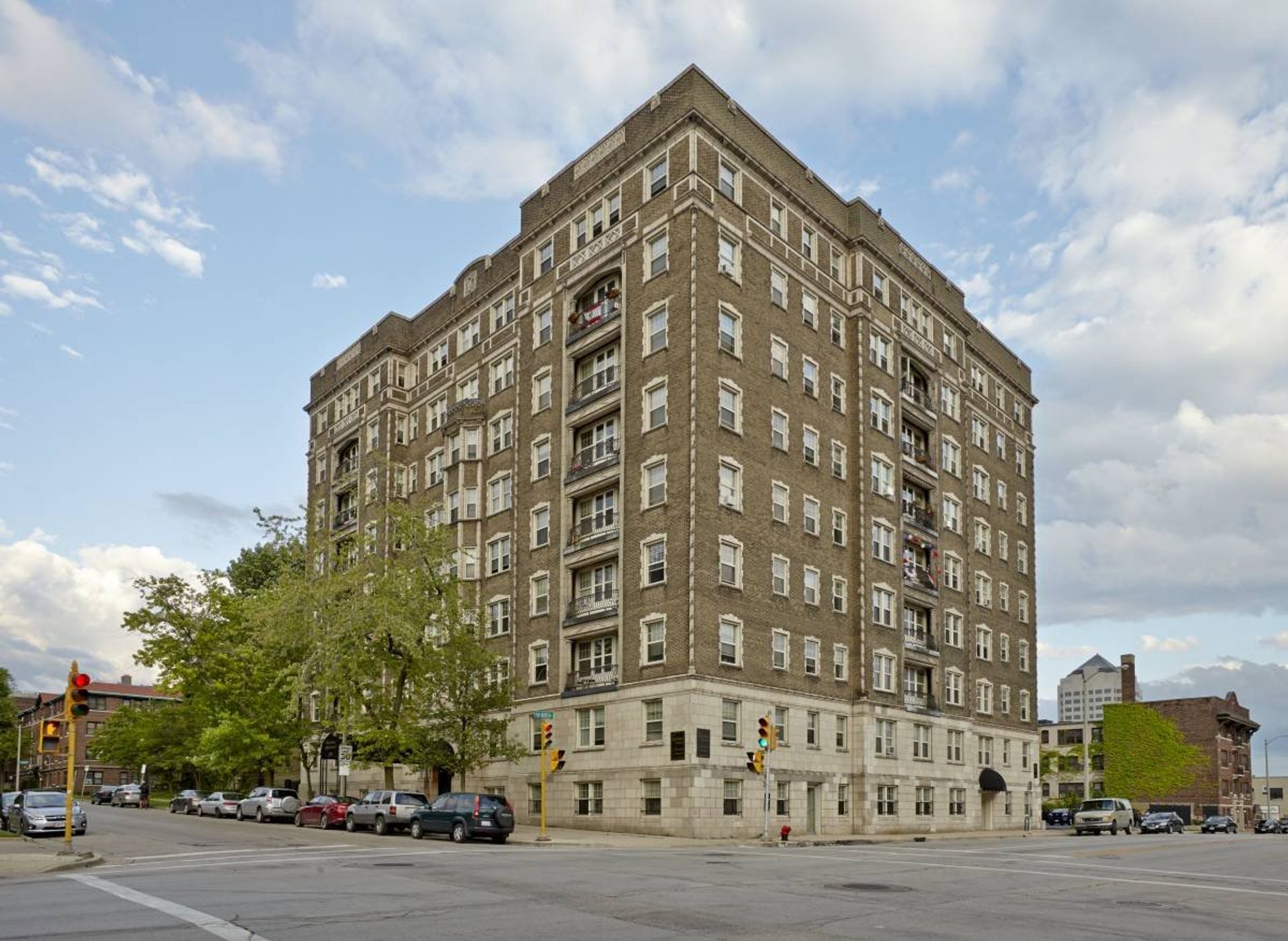 Milwaukee Apartment: 709 E. Juneau Ave.