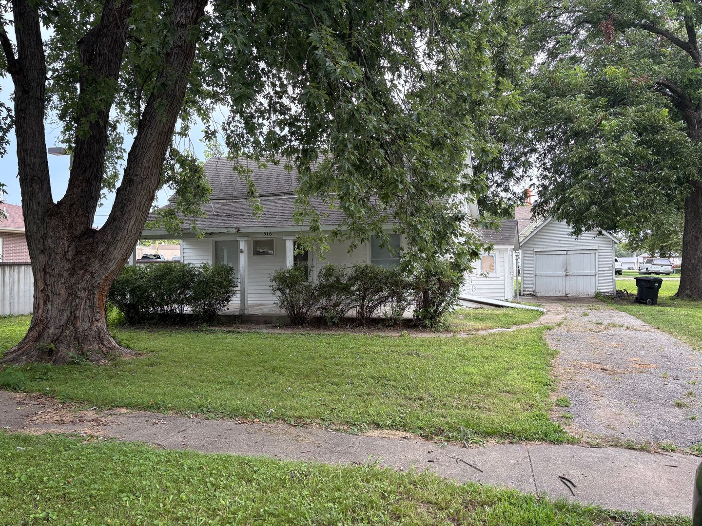 Rossville House: 516 Navarre
