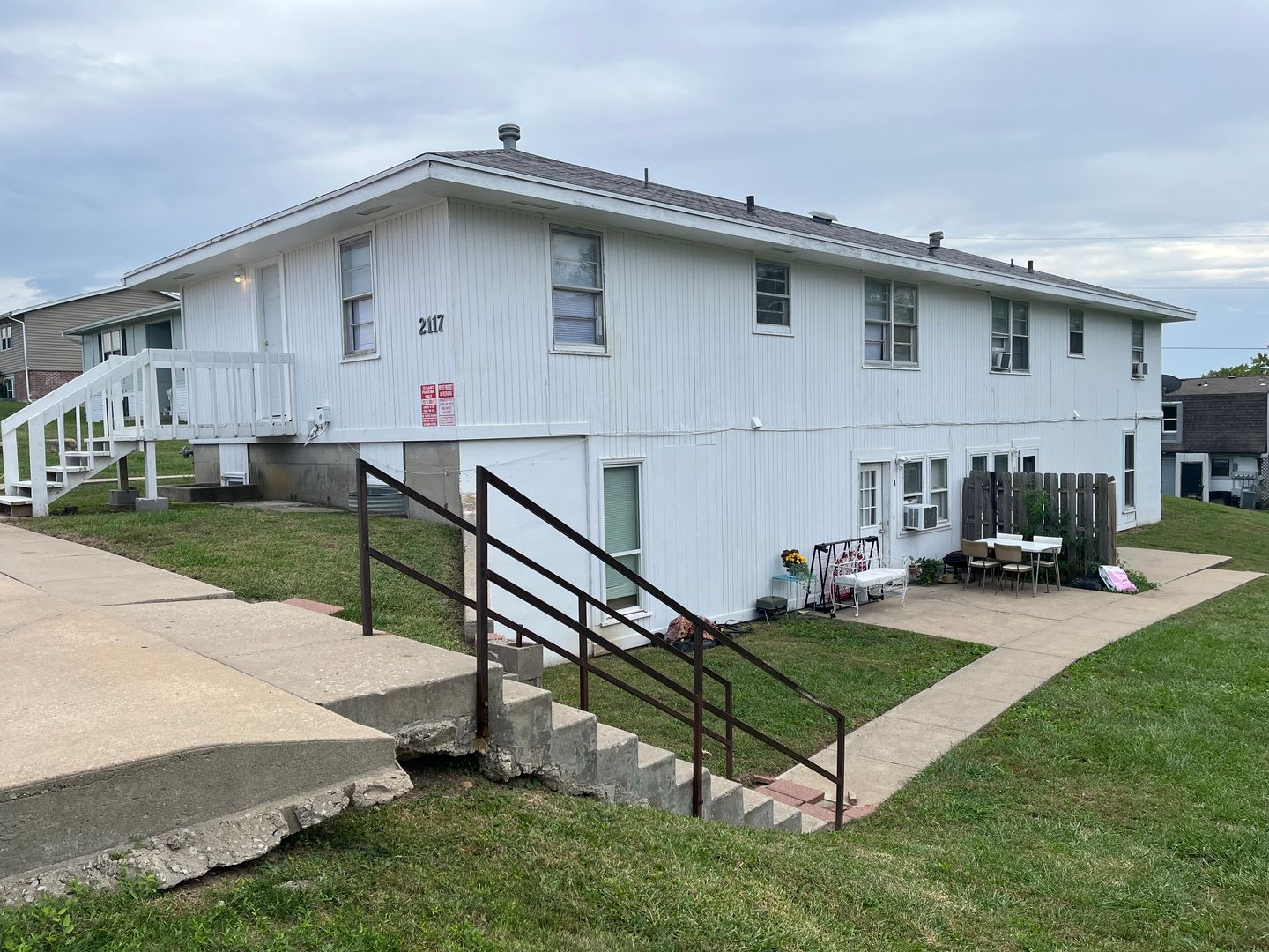 Topeka Apartment: 2117 SE 30th