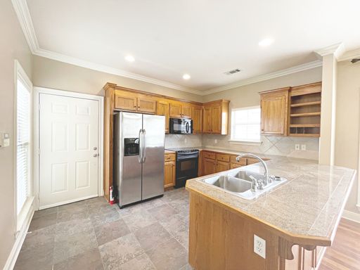 Beautiful 3 Bedroom Home in Springlake at Bluebonnet Highlands – photo 1