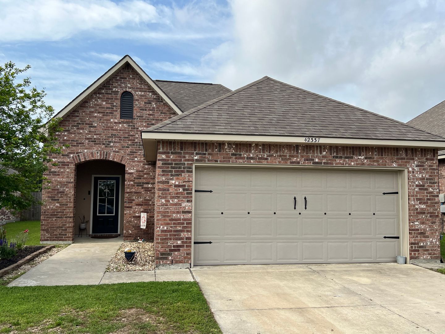 Prairieville House: 42337 Lakestone Dr.