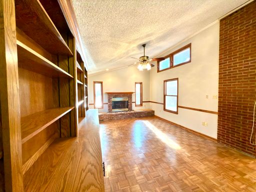 Spacious 5 Bedroom, 2.5 Bath Home with Whole-House Generator in Baton Rouge! – photo 1