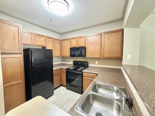 Luxury One Bedroom Condo Near Towne Center – photo 1