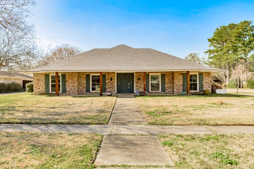 Resort-Style 4 Bedroom Home with Pool & Outdoor Pavilion in Pine Park – photo 1