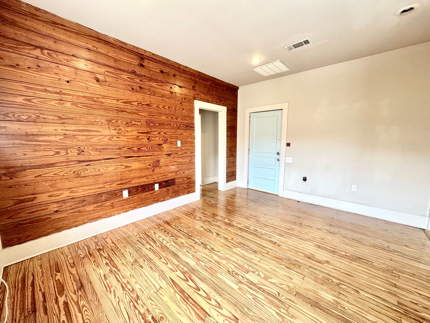 Baton Rouge Apartment: 149 E. State Street