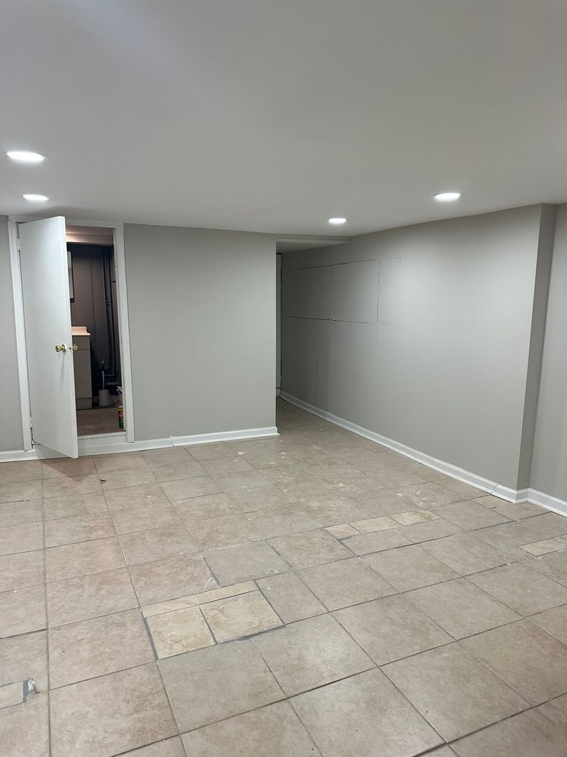 Baltimore Apartment: 5 S Wickham Road