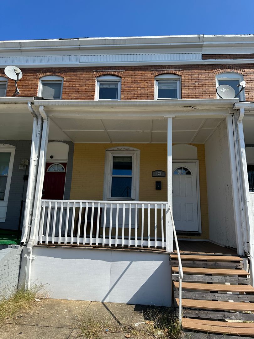 Baltimore House: 621 S Pulaski Street