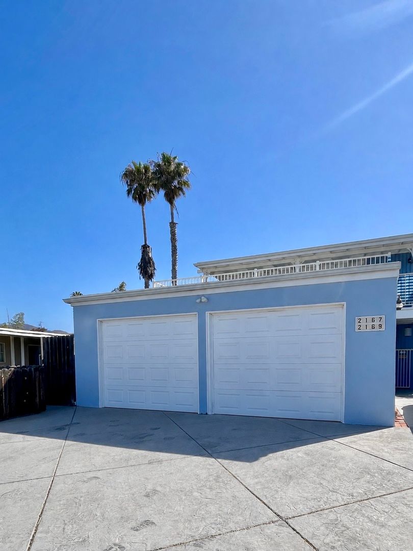 Ventura House: 2167 Pierpont Boulevard