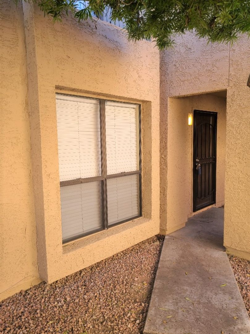 Phoenix Condo: 3131 W. Cochise Dr.
