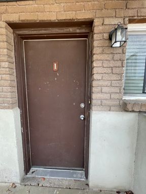 updated 2 bed 1 bath downstairs apartment – photo 1