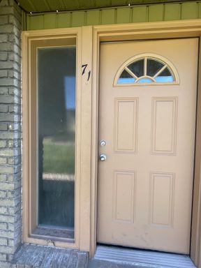 Updated Townhome inside a courtyard – photo 1